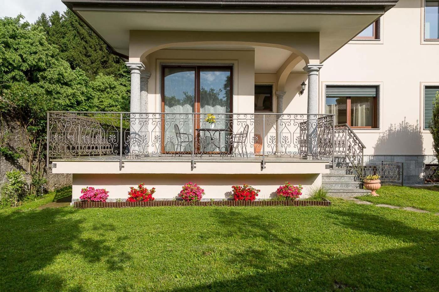La Petite Dame - Lake Maggiore - 100 M From The Lake Verbania Zewnętrze zdjęcie